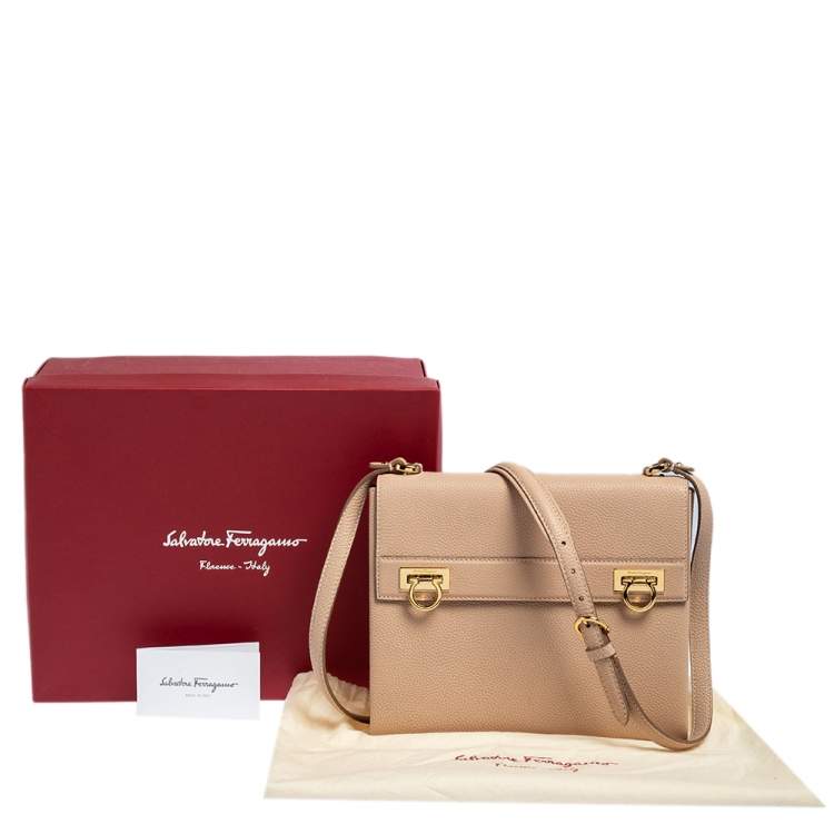 Pre Owned Salvatore Ferragamo Beige Leather Shoulder Bag