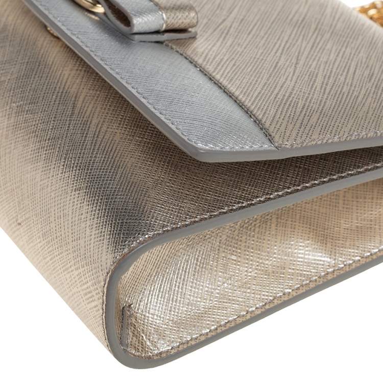 Pre Owned Salvatore Ferragamo Silver/Gold Leather Vara Bow Chain Shoulder Bag