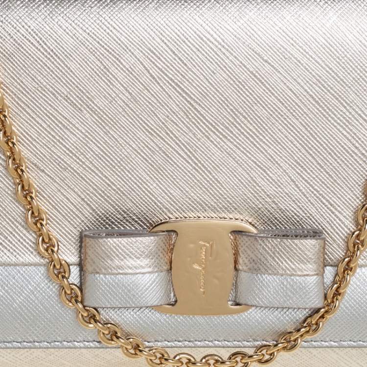 Pre Owned Salvatore Ferragamo Silver/Gold Leather Vara Bow Chain Shoulder Bag
