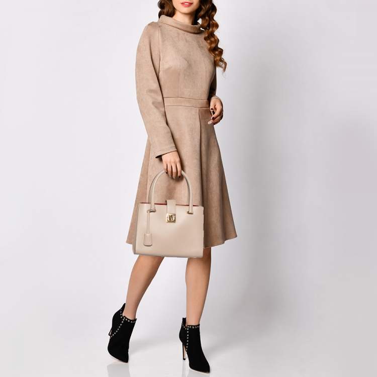 Pre Owned Salvatore Ferragamo Beige Leather Gancini Lock Tote
