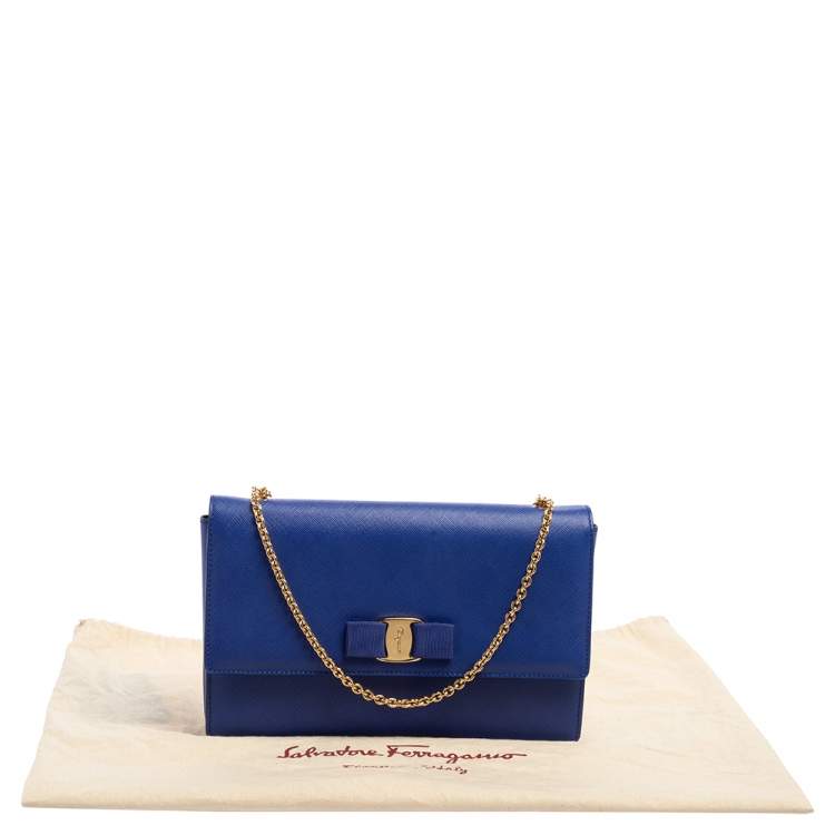 مملوكة مسبقًا Salvatore Ferragamo Blue Leather Vara Bow Chain Shoulder Bag