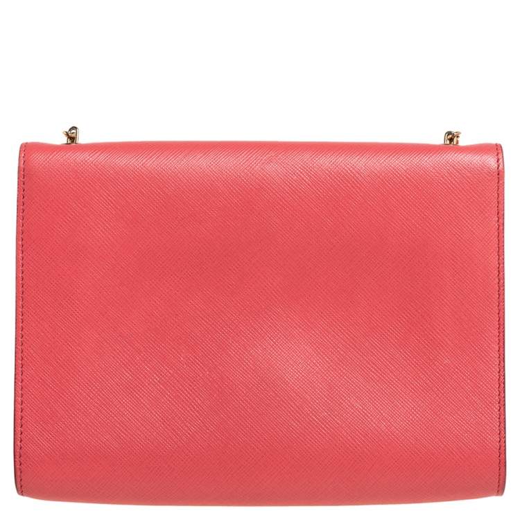 Pre Owned Salvatore Ferragamo Peach Leather Vara Bow Chain Clutch