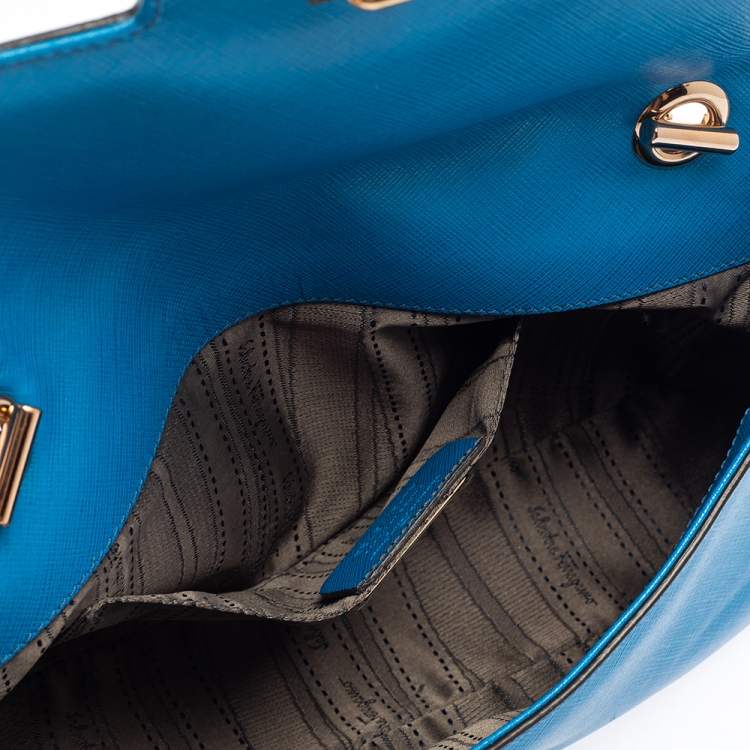 مملوكة مسبقًا Salvatore Ferragamo Blue Leather Luciano Shoulder Bag