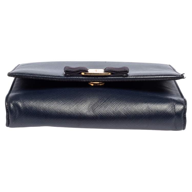 Pre Owned Salvatore Ferragamo Blue Saffiano Leather Vara Bow Chain Clutch