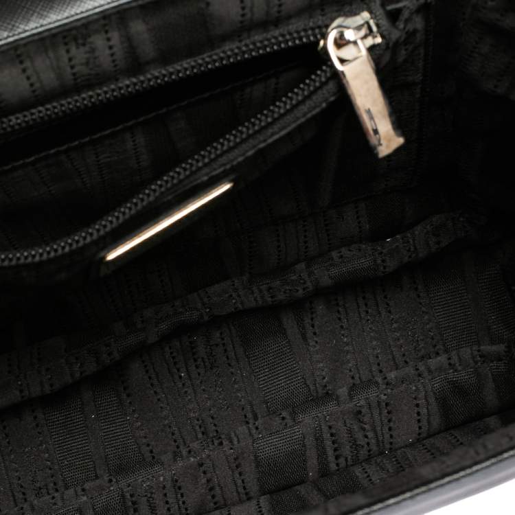 Pre Owned Salvatore Ferragamo Black Leather Gancio Flap Top Handle Bag