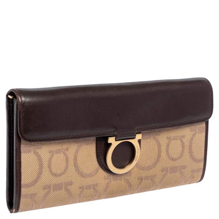 مملوكة مسبقًا Salvatore Ferragamo Beige/Brown Gancini Canvas and Leather Continental Wallet
