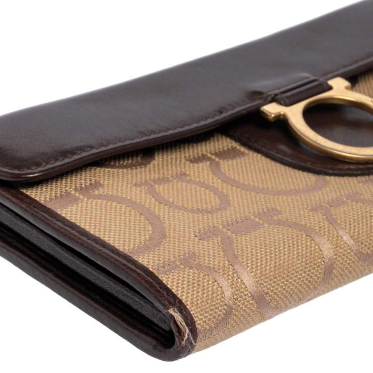 مملوكة مسبقًا Salvatore Ferragamo Beige/Brown Gancini Canvas and Leather Continental Wallet