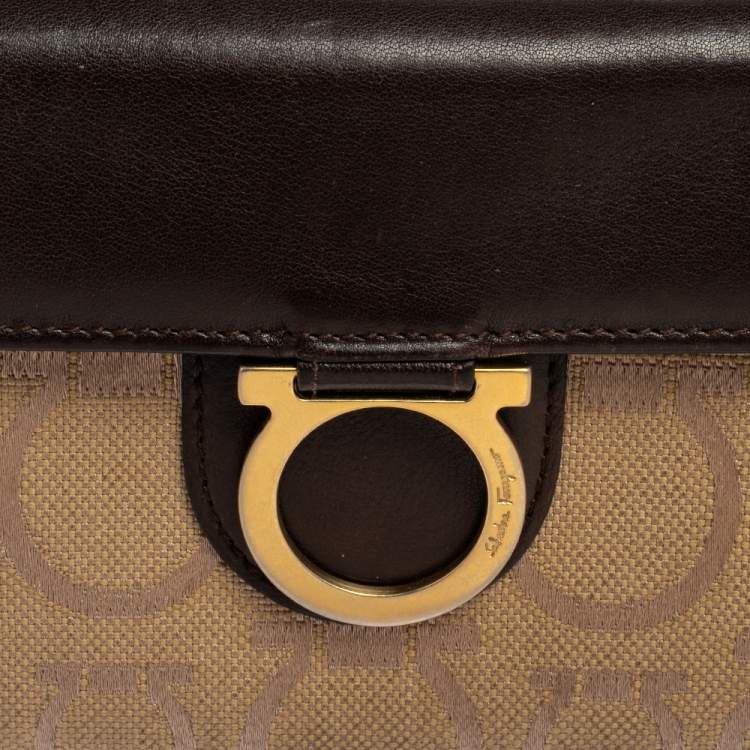 مملوكة مسبقًا Salvatore Ferragamo Beige/Brown Gancini Canvas and Leather Continental Wallet