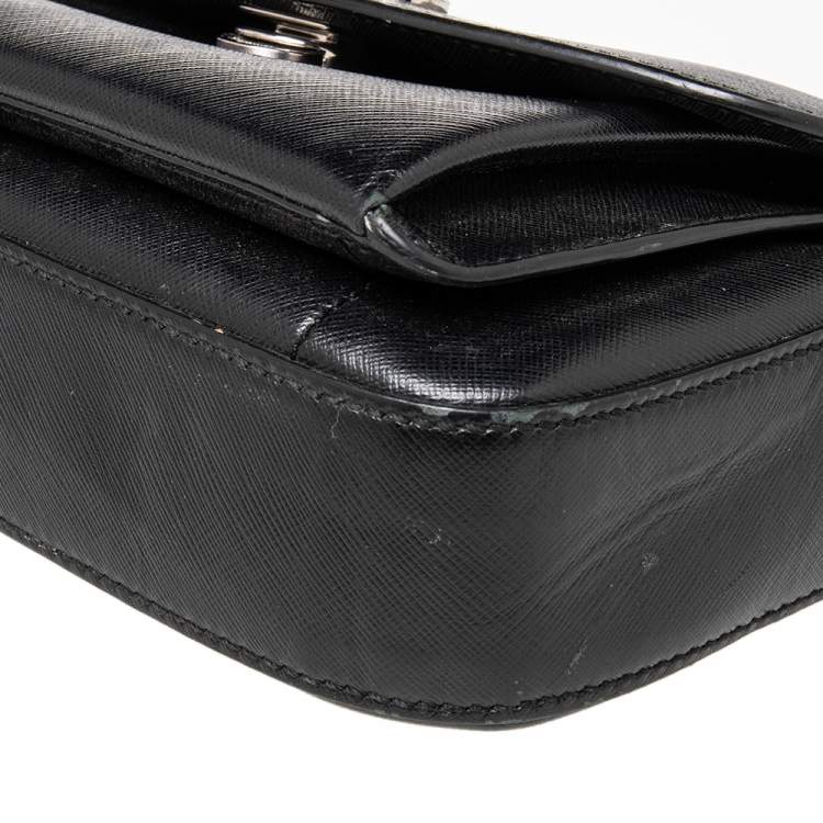 Pre Owned Salvatore Ferragamo Black Leather Gancini Crossbody Bag