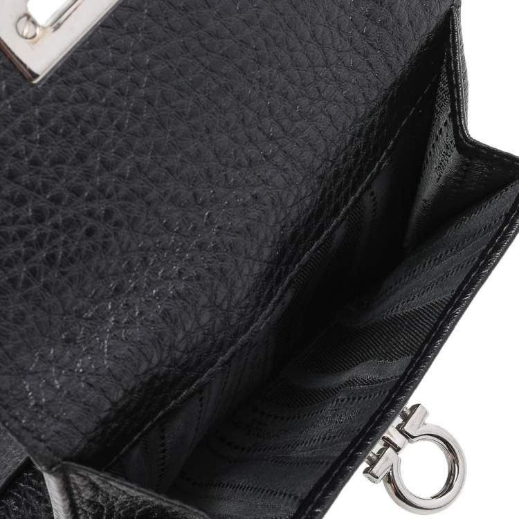 Pre Owned Salvatore Ferragamo Black Leather Classic Mediterraneo Compact Wallet
