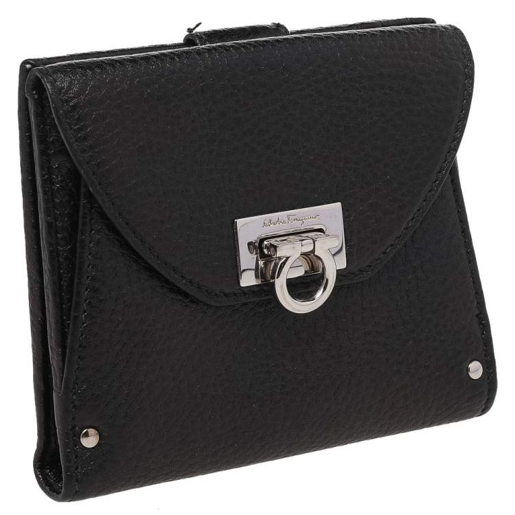 Pre Owned Salvatore Ferragamo Black Leather Classic Mediterraneo Compact Wallet