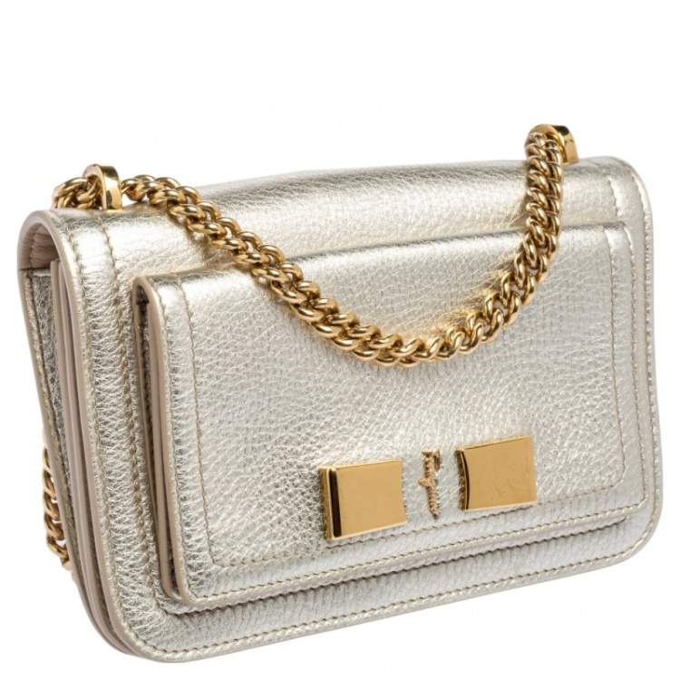 مملوكة مسبقًا Salvatore Ferragamo Metallic Gold Leather Small Ginevra Shoulder Bag