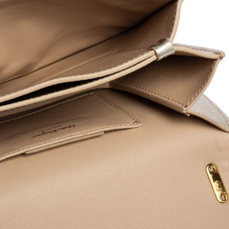 مملوكة مسبقًا Salvatore Ferragamo Metallic Gold Leather Small Ginevra Shoulder Bag