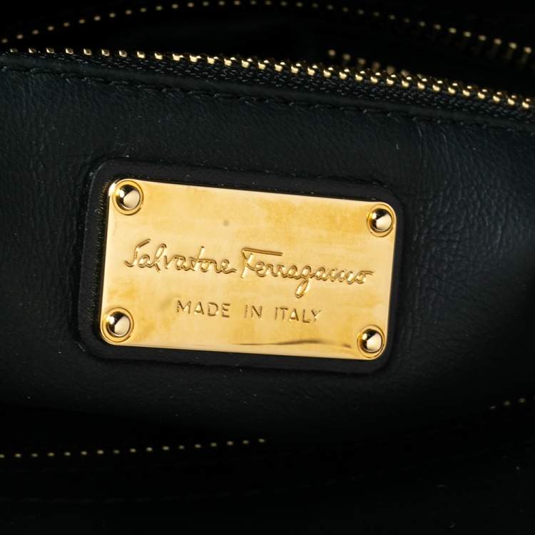مملوكة مسبقًا Salvatore Ferragamo Black Woven Raffia and Leather Large Sofia Top Handle Bag