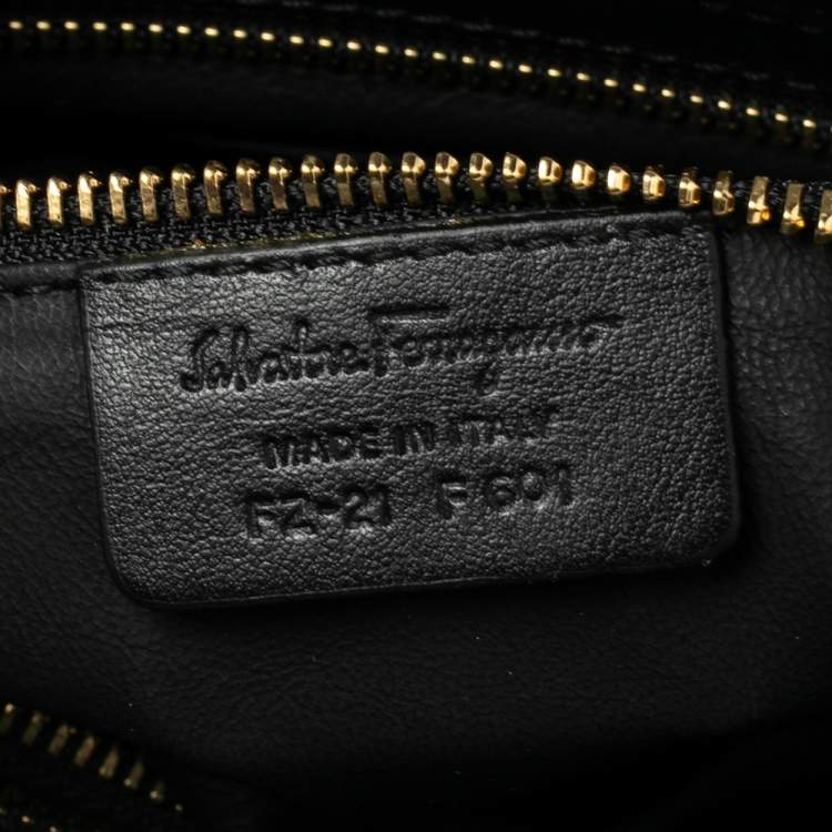 مملوكة مسبقًا Salvatore Ferragamo Black Woven Raffia and Leather Large Sofia Top Handle Bag
