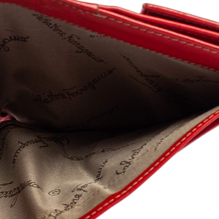 Pre Owned Salvatore Ferragamo Red Leather Gancini Clip French Wallet