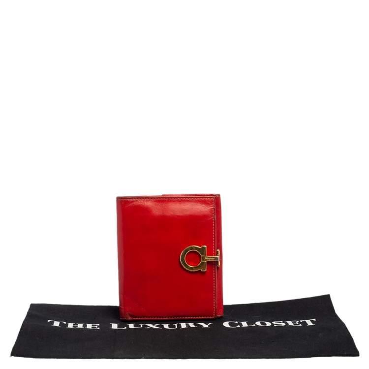Pre Owned Salvatore Ferragamo Red Leather Gancini Clip French Wallet