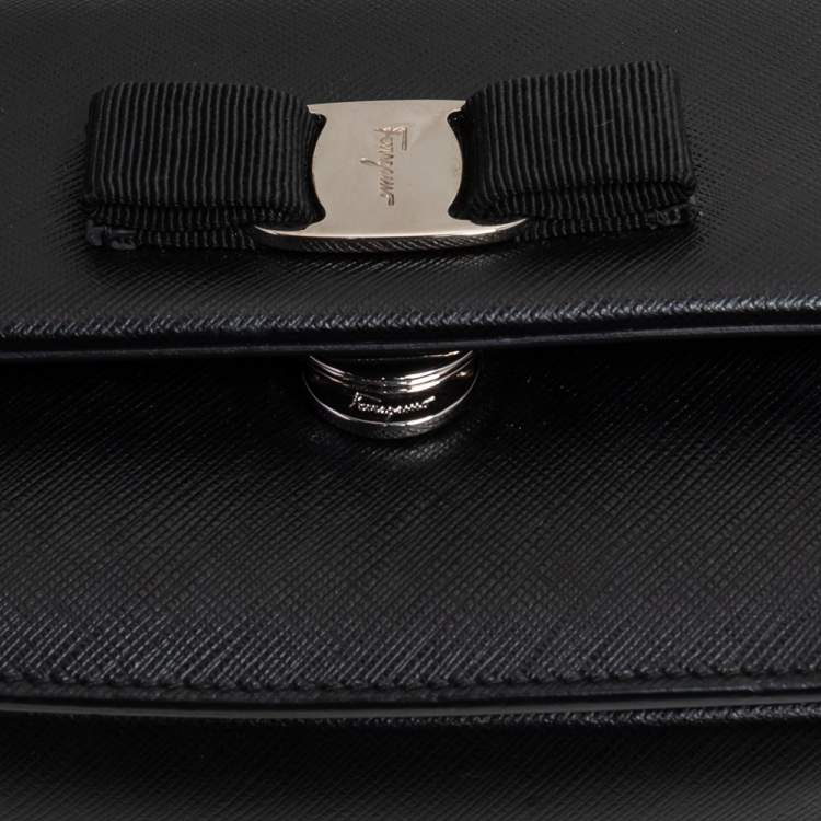 Pre Owned Salvatore Ferragamo Black Leather Vara Bow Chain Shoulder Bag