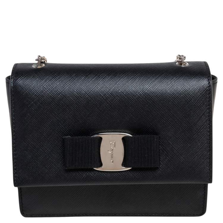 Pre Owned Salvatore Ferragamo Black Leather Vara Bow Chain Shoulder Bag