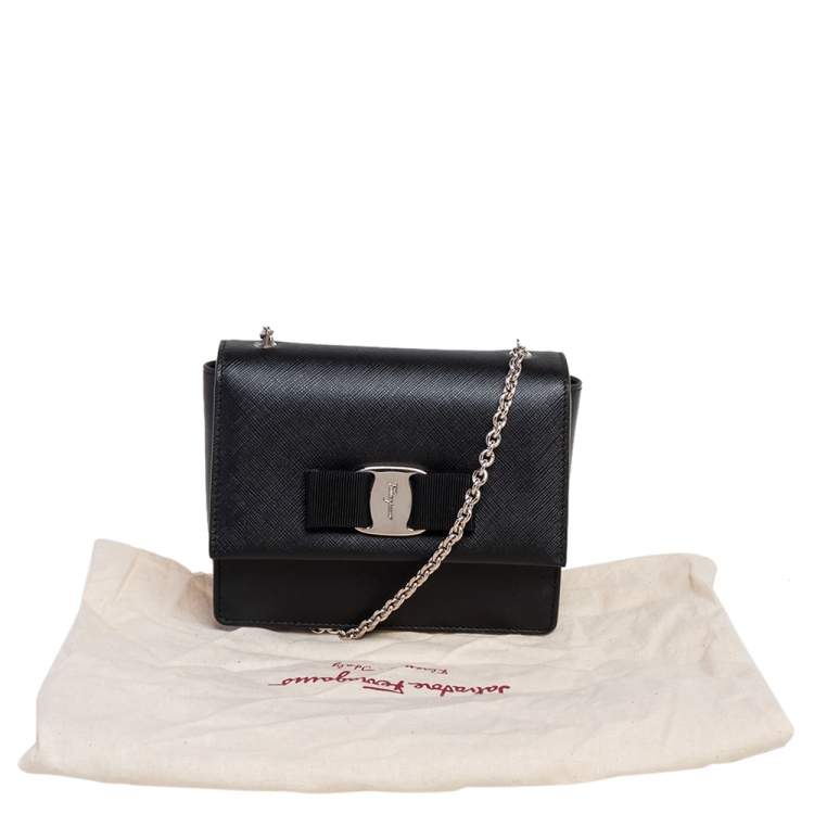 Pre Owned Salvatore Ferragamo Black Leather Vara Bow Chain Shoulder Bag