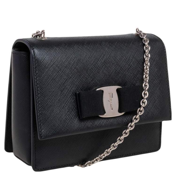 Pre Owned Salvatore Ferragamo Black Leather Vara Bow Chain Shoulder Bag