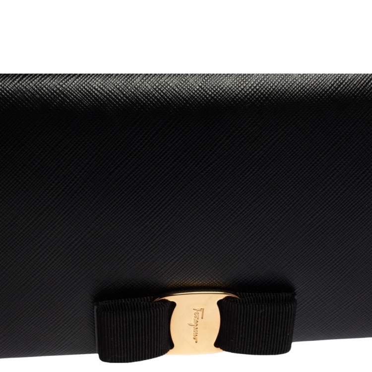 مملوكة مسبقًا Salvatore Ferragamo Black Leather Miss Vara Wallet On Chain