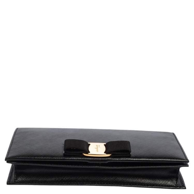 مملوكة مسبقًا Salvatore Ferragamo Black Leather Miss Vara Wallet On Chain