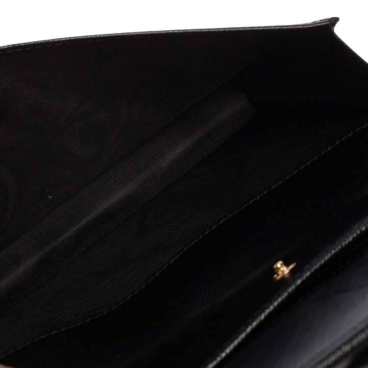 مملوكة مسبقًا Salvatore Ferragamo Black Leather Miss Vara Wallet On Chain