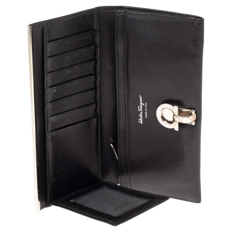 مملوكة مسبقًا Salvatore Ferragamo Black Leather Gancini Clip Continental Wallet
