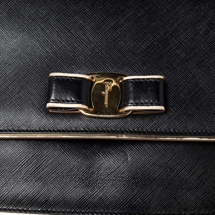 Pre Owned Salvatore Ferragamo Black/Gold Leather Ginny Shoulder Bag