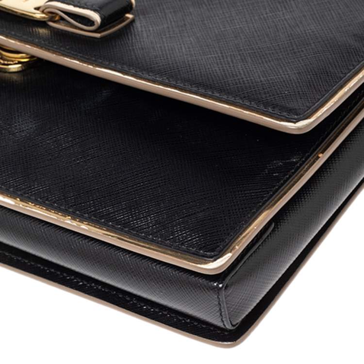 Pre Owned Salvatore Ferragamo Black/Gold Leather Ginny Shoulder Bag