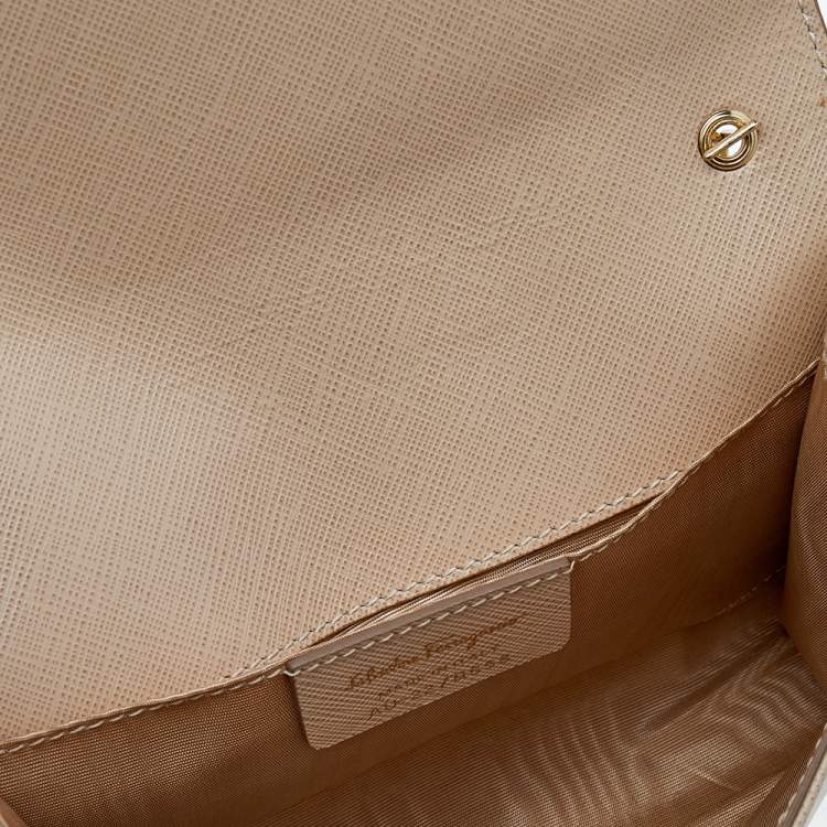 Pre Owned Salvatore Ferragamo Beige Leather Vara Bow Chain Shoulder Bag