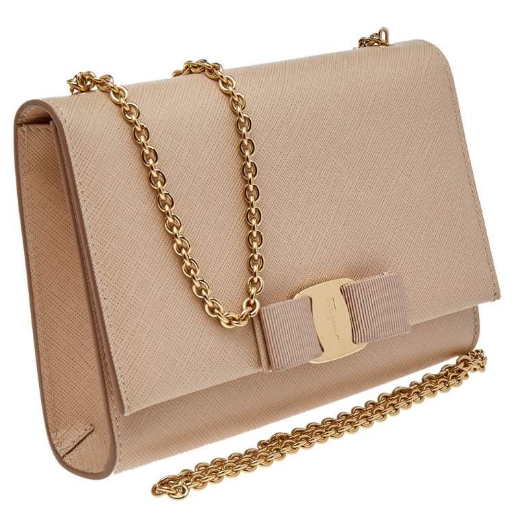 Pre Owned Salvatore Ferragamo Beige Leather Vara Bow Chain Shoulder Bag