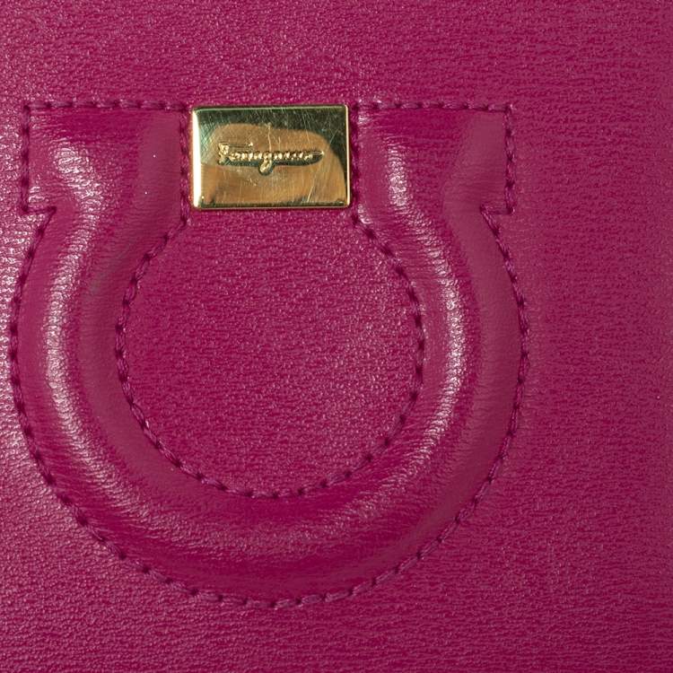 Pre Owned Salvatore Ferragamo Pink Leather Gancini Compact Wallet