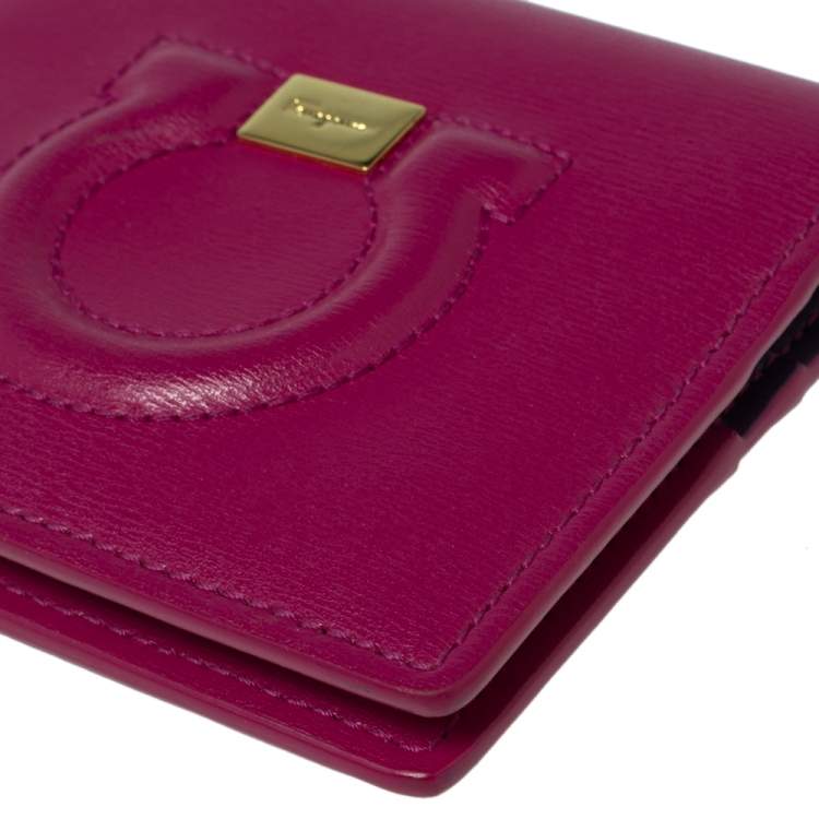 Pre Owned Salvatore Ferragamo Pink Leather Gancini Compact Wallet