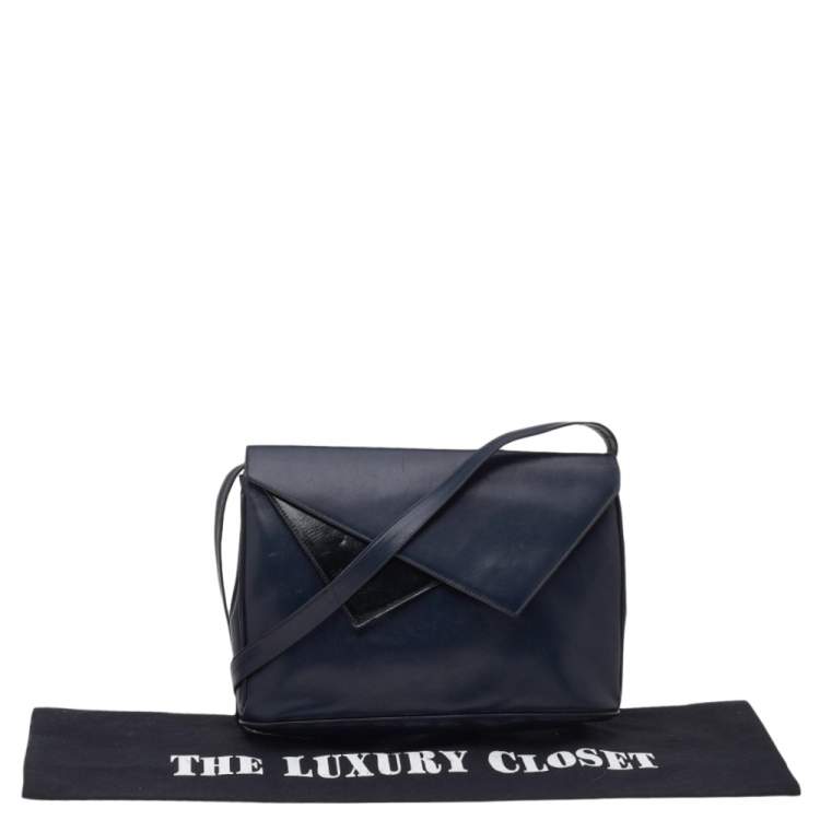 Pre Owned Salvatore Ferragamo Blue/Black Leather Flap Shoulder Bag