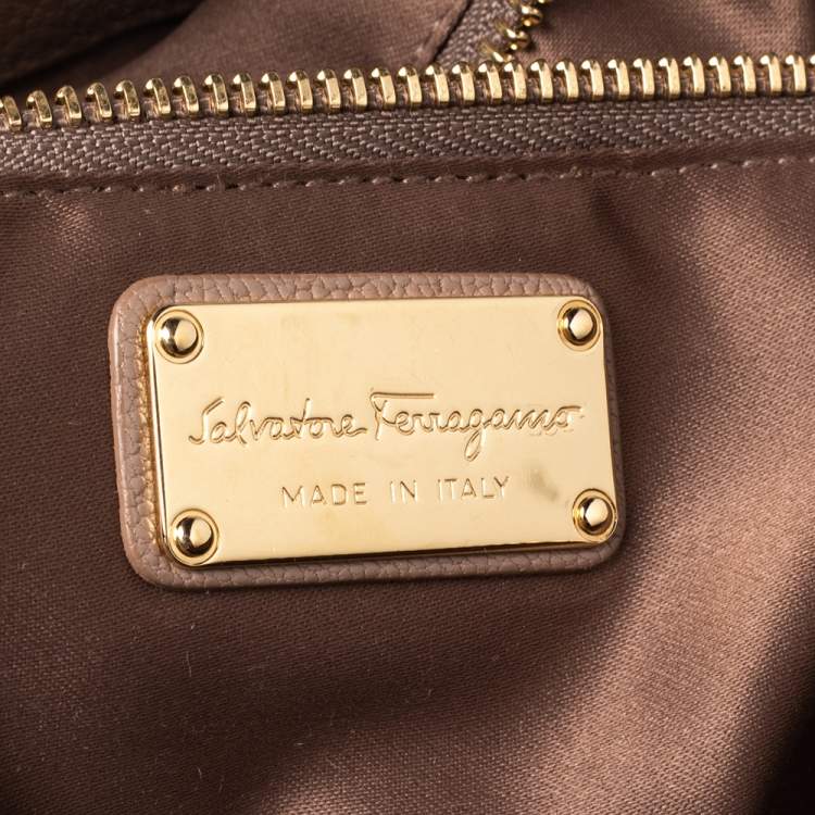 Pre Owned Salvatore Ferragamo Beige Leather Mika Tote