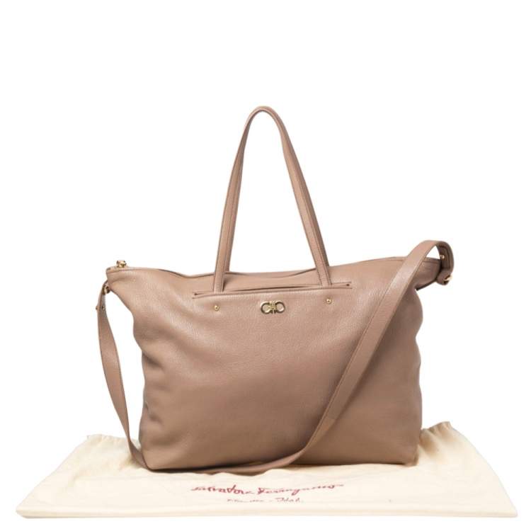 Pre Owned Salvatore Ferragamo Beige Leather Mika Tote