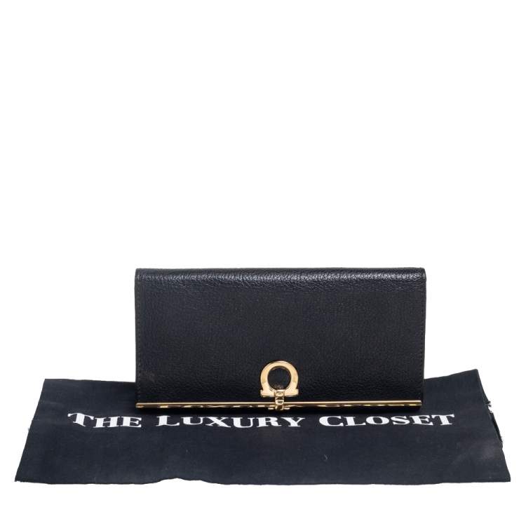 Pre Owned Salvatore Ferragamo Black Leather Gancini Icona Continental Wallet