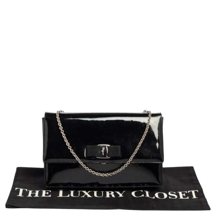 Pre Owned Salvatore Ferragamo Black Patent Leather Vara Bow Flap Wallet On Chain