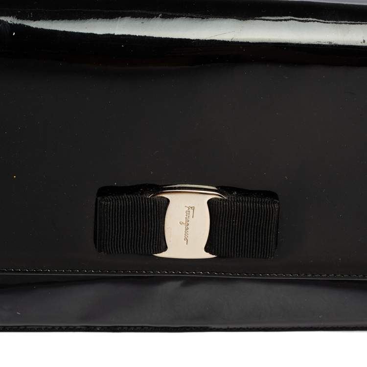 Pre Owned Salvatore Ferragamo Black Patent Leather Vara Bow Flap Wallet On Chain