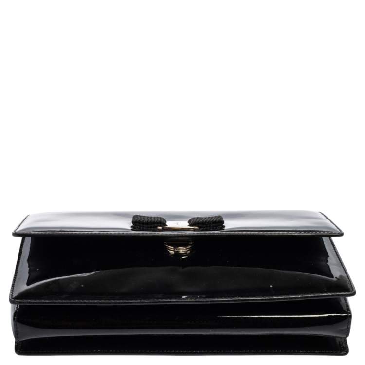 Pre Owned Salvatore Ferragamo Black Patent Leather Vara Bow Flap Wallet On Chain
