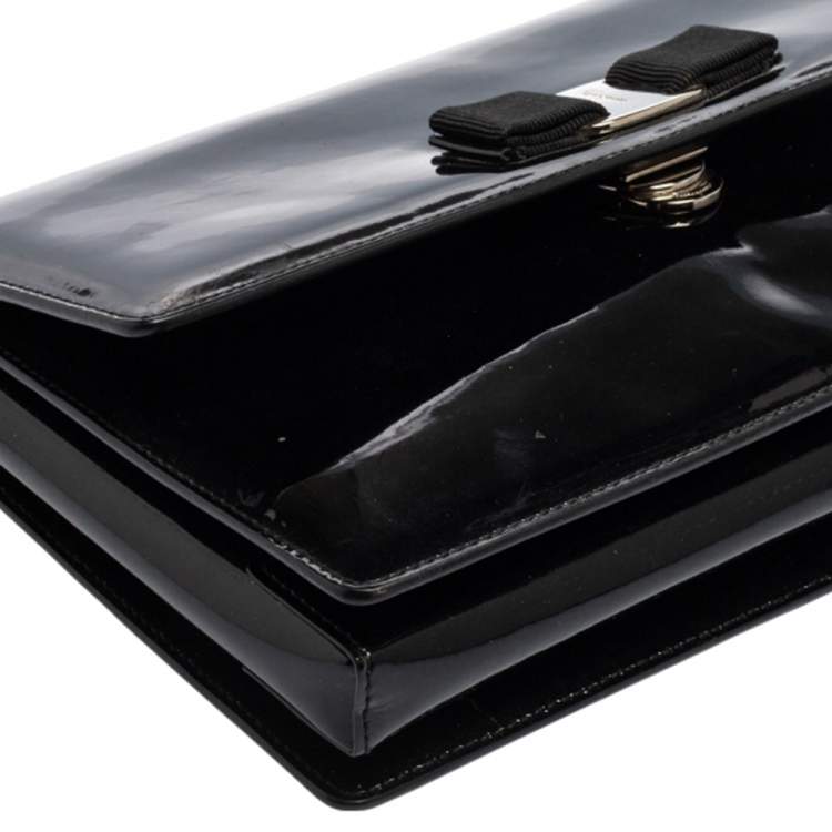 Pre Owned Salvatore Ferragamo Black Patent Leather Vara Bow Flap Wallet On Chain