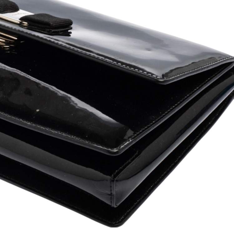 Pre Owned Salvatore Ferragamo Black Patent Leather Vara Bow Flap Wallet On Chain