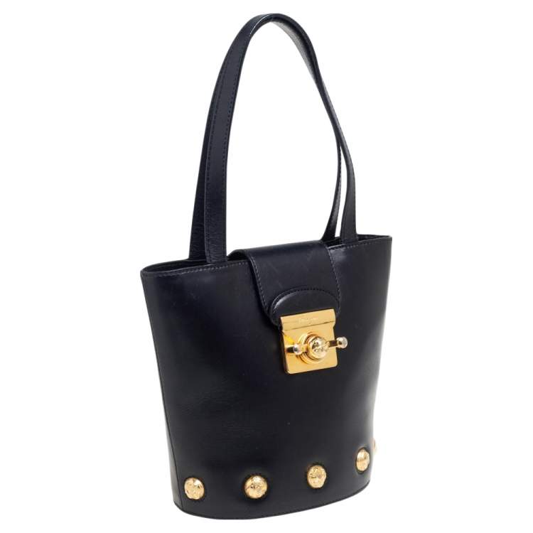 Pre Owned Salvatore Ferragamo Black Leather Vintage Flap-Lock Bucket Bag 