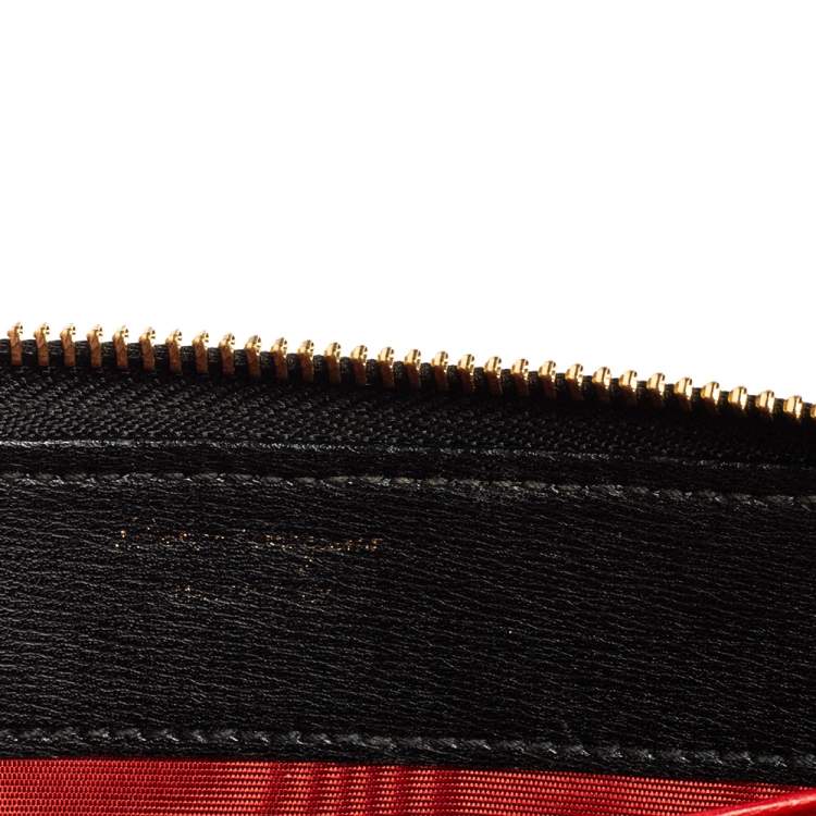 مملوكة مسبقًا Salvatore Ferragamo Black Leather Gancio Zip Around Continental Wallet