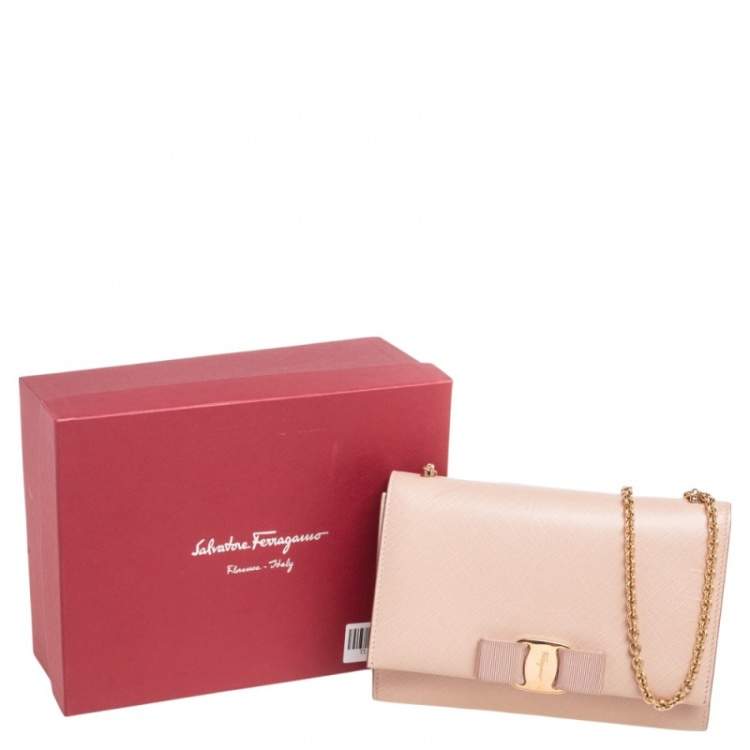 Pre Owned Salvatore Ferragamo Beige Leather Vara Bow Chain Shoulder Bag