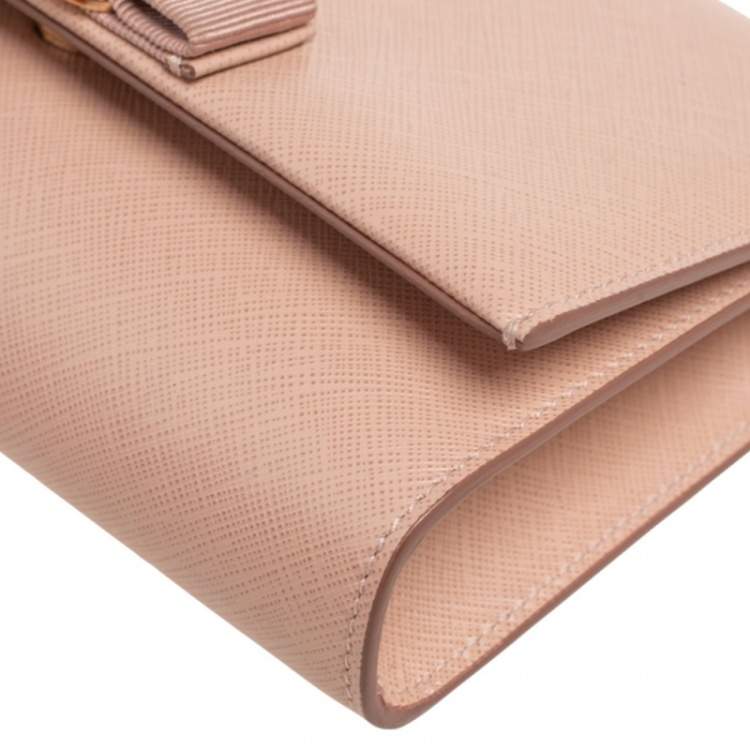 Pre Owned Salvatore Ferragamo Beige Leather Vara Bow Chain Shoulder Bag