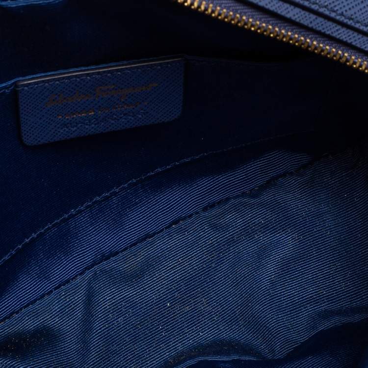 مملوكة مسبقًا Salvatore Ferragamo Blue Leather Double Gancini Shoulder Bag