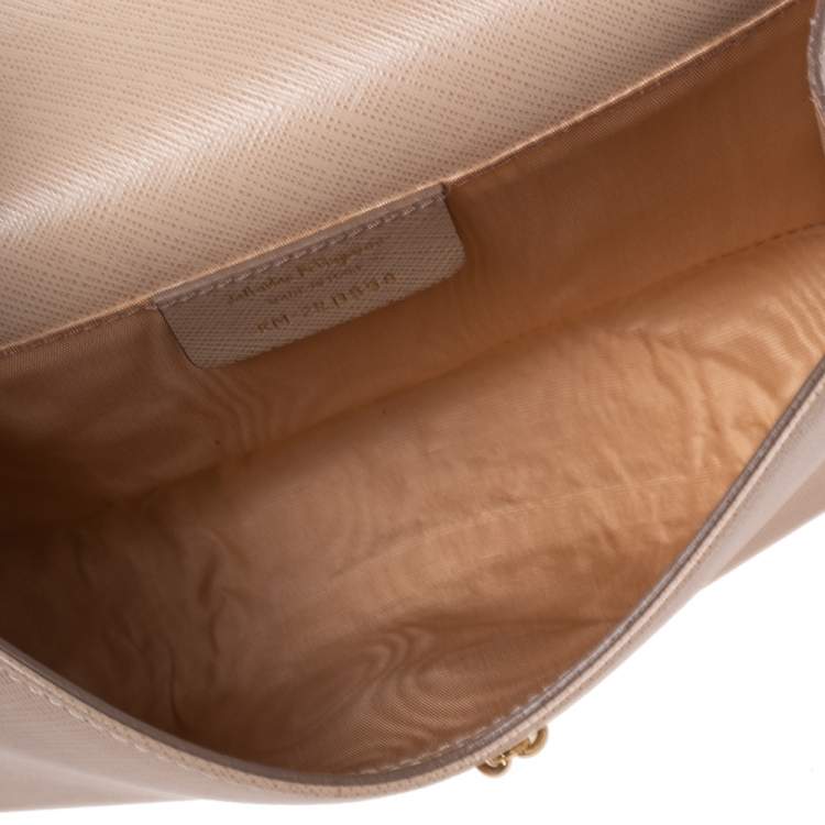 Pre Owned Salvatore Ferragamo Beige Leather Vara Bow Crossbody Bag